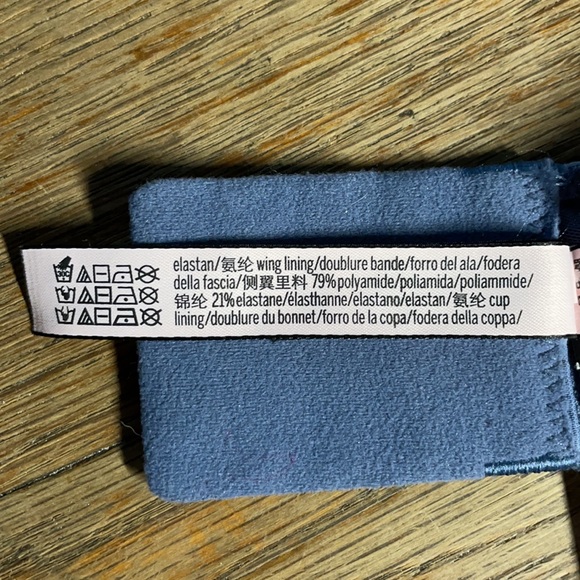 NWT Victoria Secret blue Body by Victoria bra - Picture 10 of 10